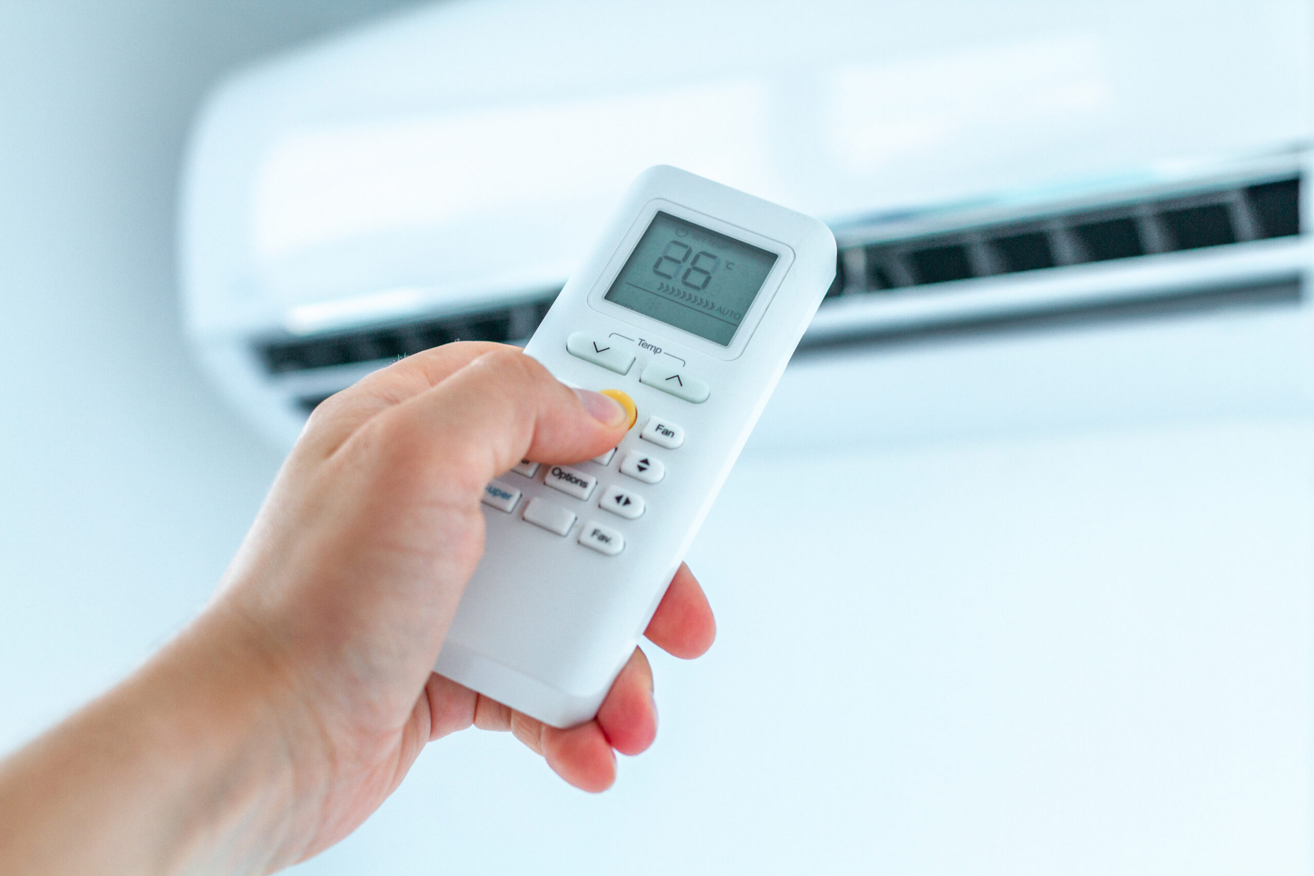 Air conditioner temperature adjustment with remote controller in klimaanlage firma scaled - Kontakt